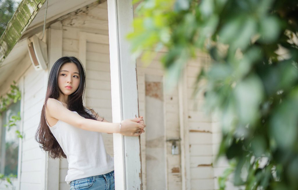 “如果有人将我的行踪报知江东的话，他们就会知道了。”陈到收起了笑容，看着伏德。